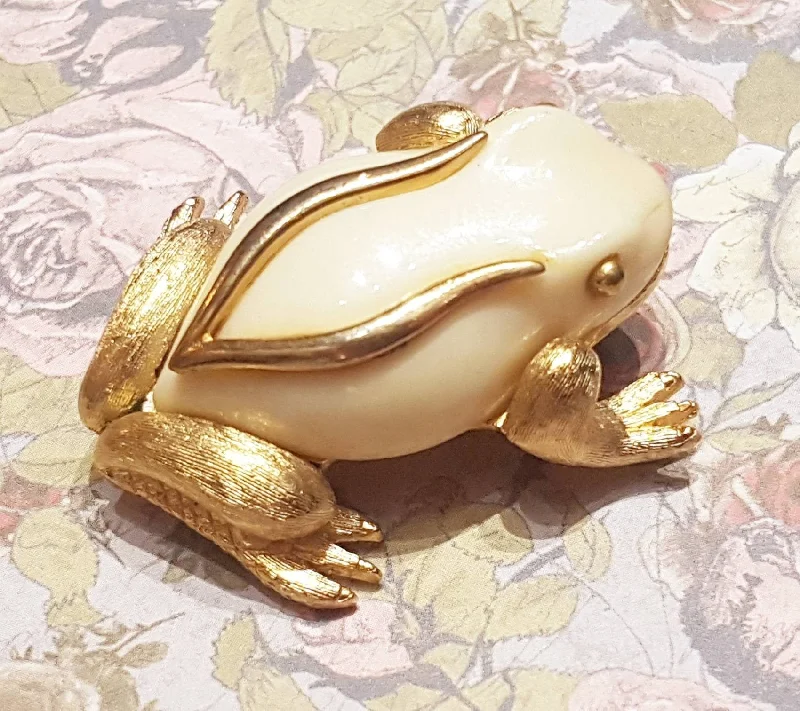 Artistic Gold Brooch-Frog Brooch by Sphinx Cream Gold