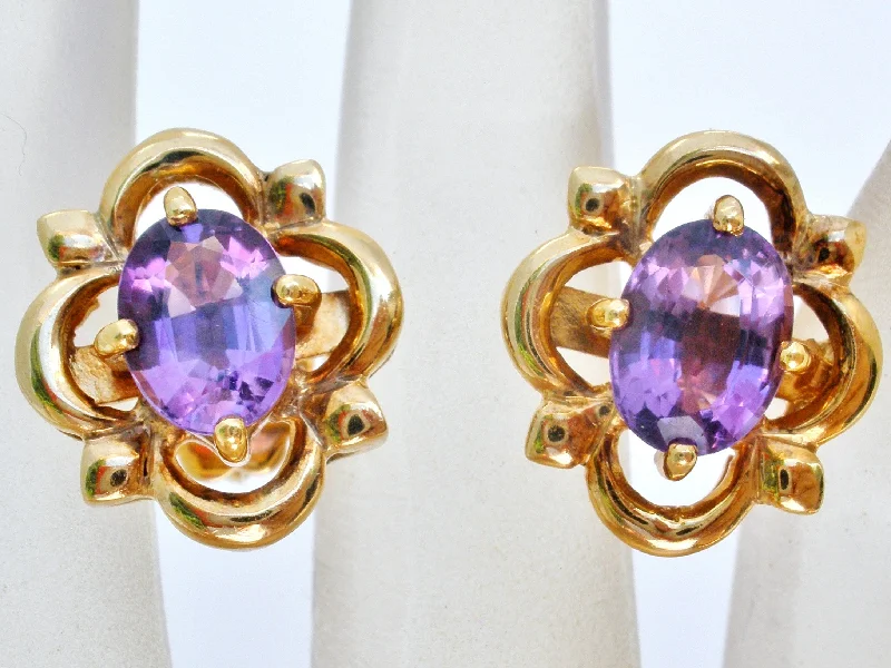 Edgy Earrings-18K Yellow Gold 2.5 Ct Amethyst Earrings