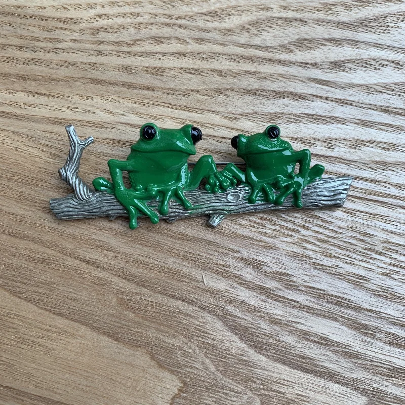 Silver Leaf Brooch-Tree Frogs on a log brooch by JJ in pewter